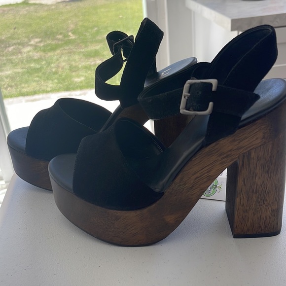 Black wooden block heel - Picture 2 of 3